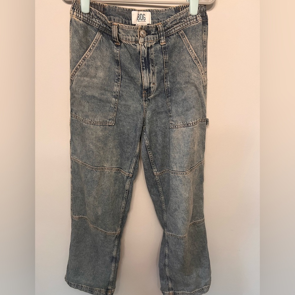 Women’s BDG grungy wide leg jeans. Size 29W 32L
